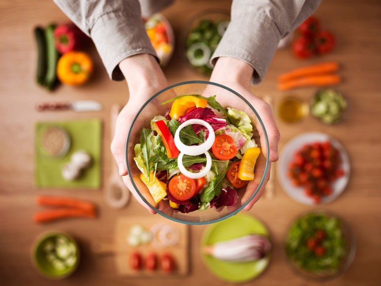 Alimente împotriva cancerului: 3 produse care ucid celulele canceroase