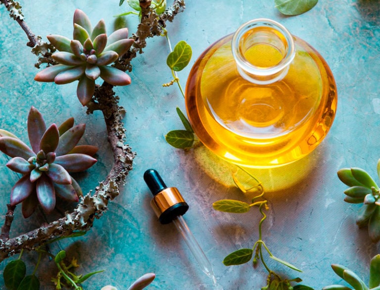 Ulei de Ricin: 11 Motive Pentru a avea întotdeauna Uleiul la îndemână